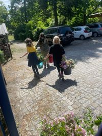 130Jahre_Die_kinderschule_schmueckt_den_Festplatz